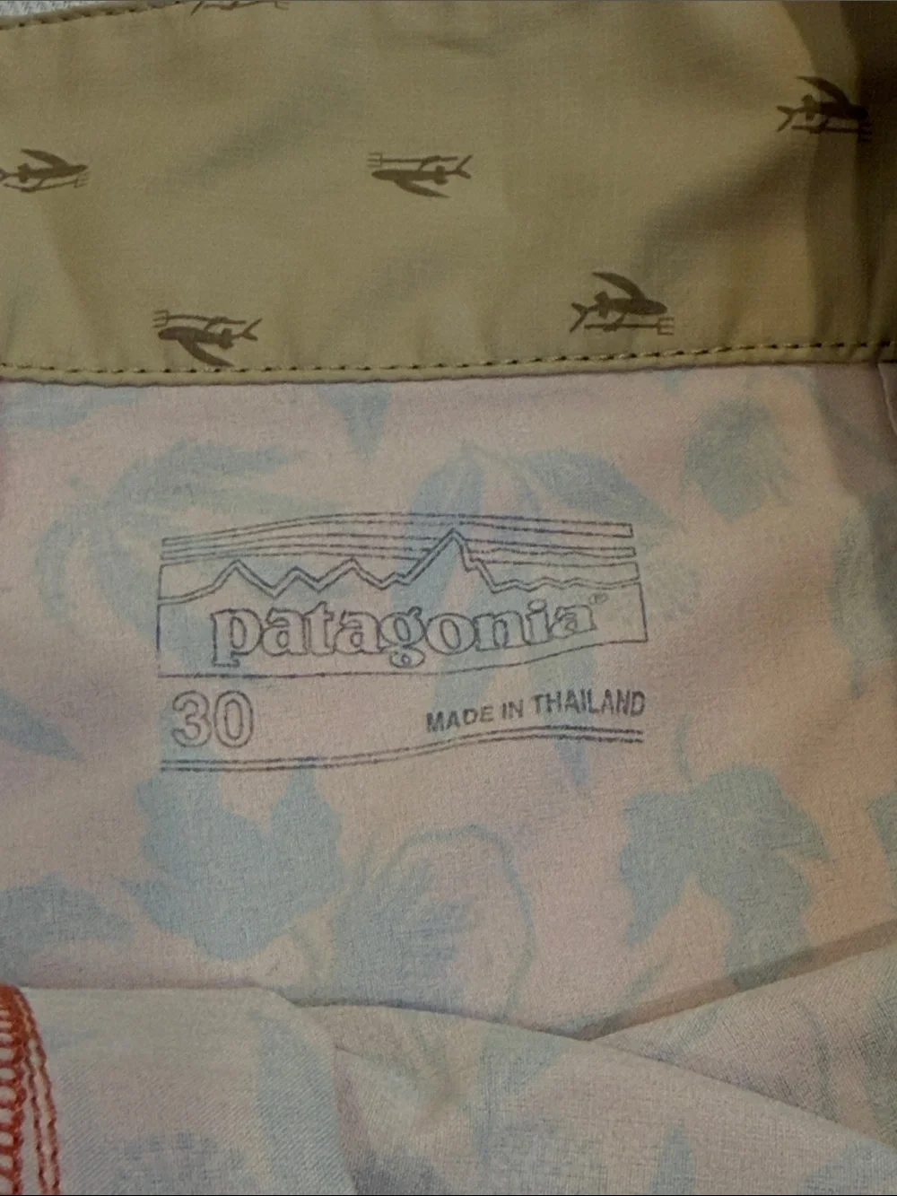 1108100 Men's Patagonia Board shorts SZ 30